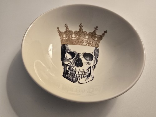 Green skull in crown - co,