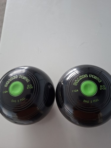 Crown green bowls 2lb - bowls,